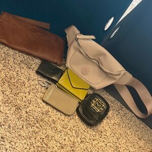 Fun lot of 6 bags/wallets